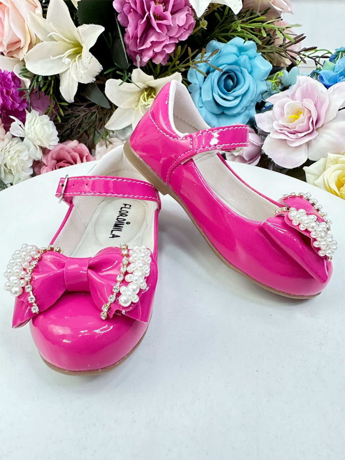 Sapatinho Pink Verniz de Lacinho Com Pérolas e Strass