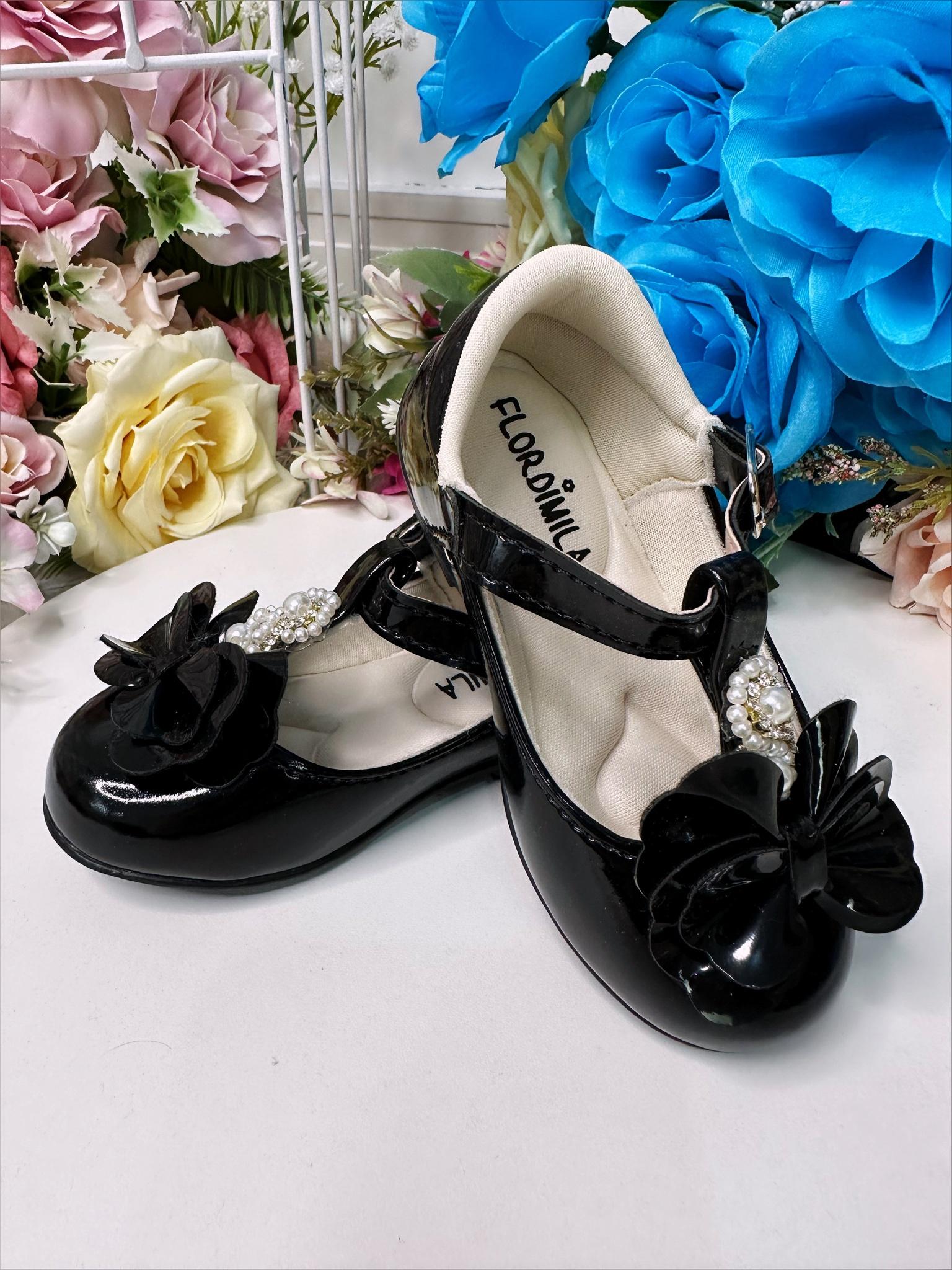 Sapatinho Preto Verniz de Lacinho C/ Pérolas e Strass Luxo