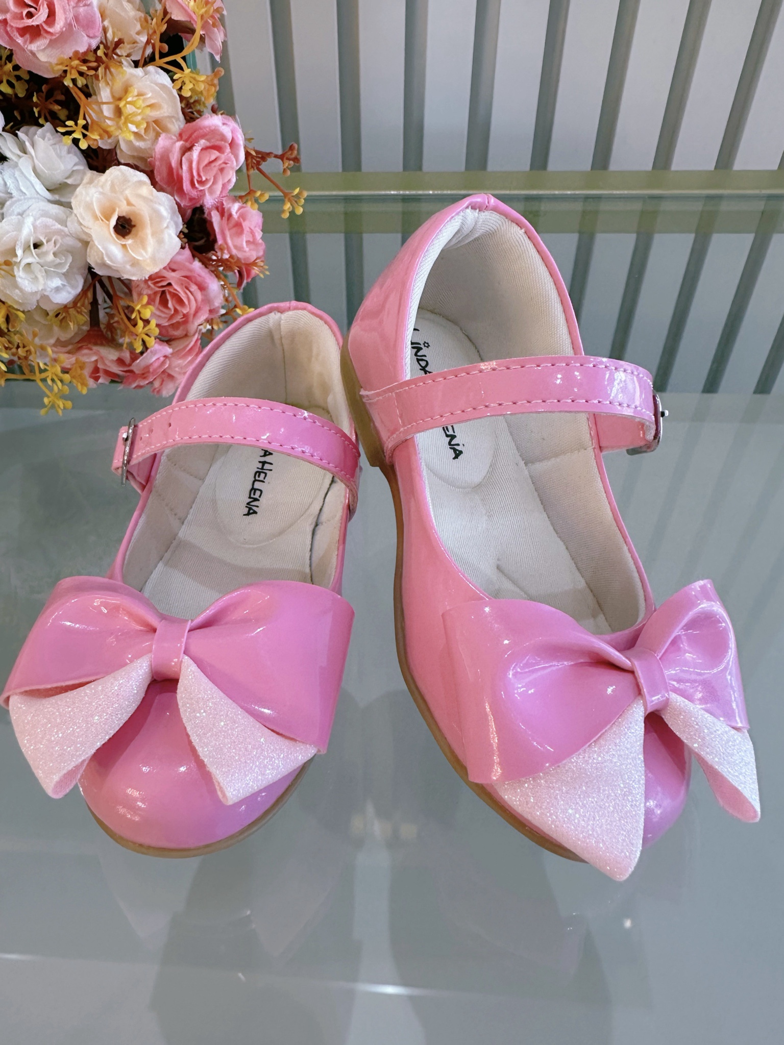 Sapatinho Rosa Chiclete Verniz Com Aplique de Lacinho Luxo