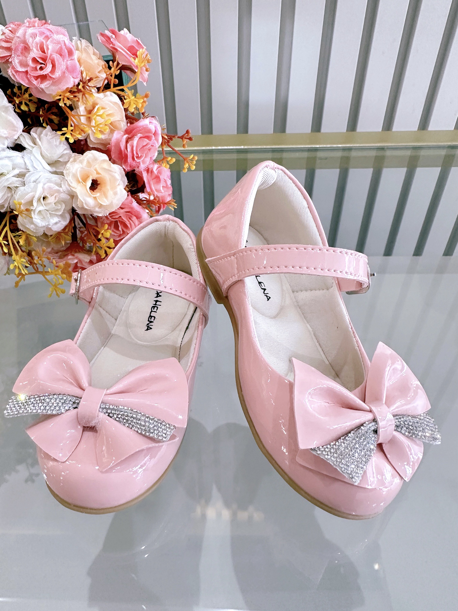 Sapatinho Rosa Verniz Aplique de Lacinho Com Strass Luxo