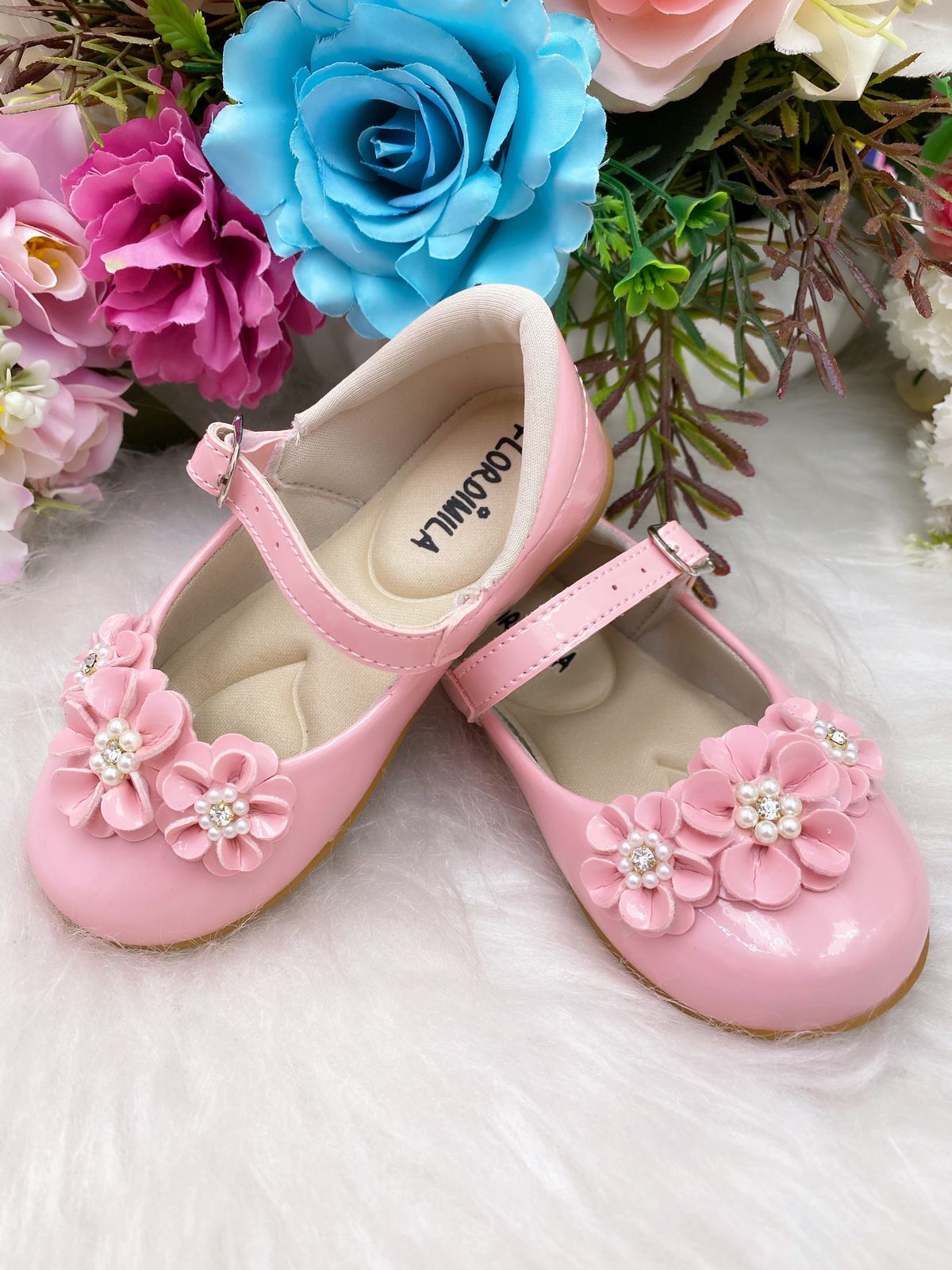 Sapatinho Rosa Verniz Flor Pérolas e Strass