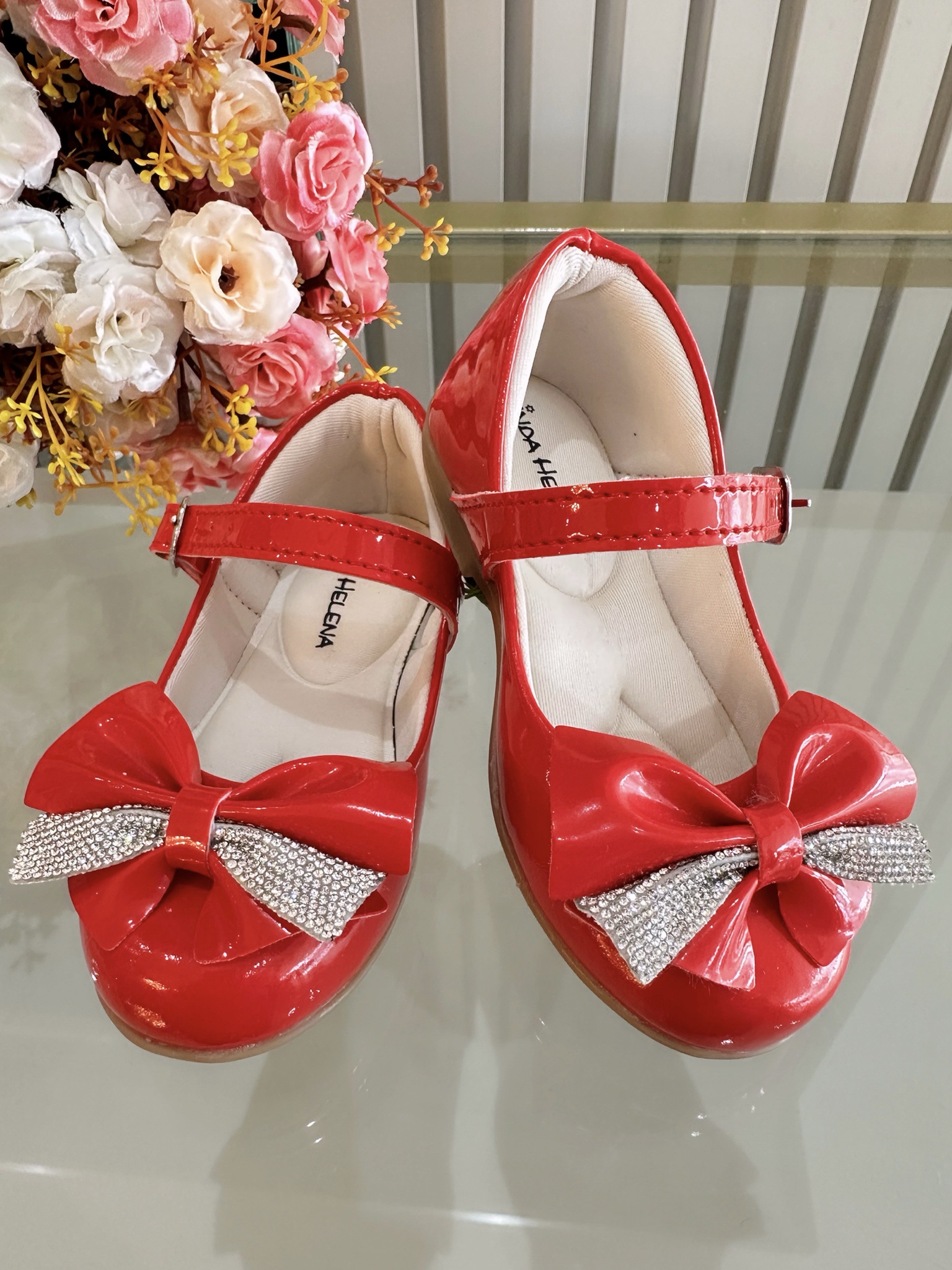 Sapatinho Vermelho Verniz Aplique de Lacinho Com Strass Luxo