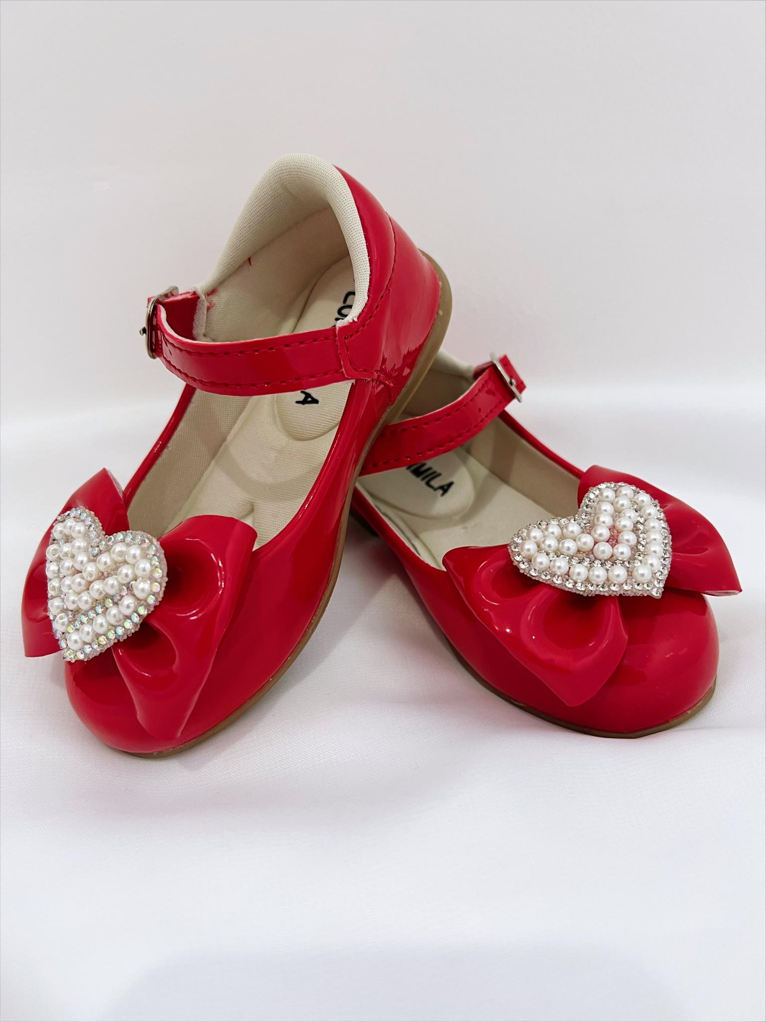 Sapatinho Vermelho Verniz com Coração de Pérolas