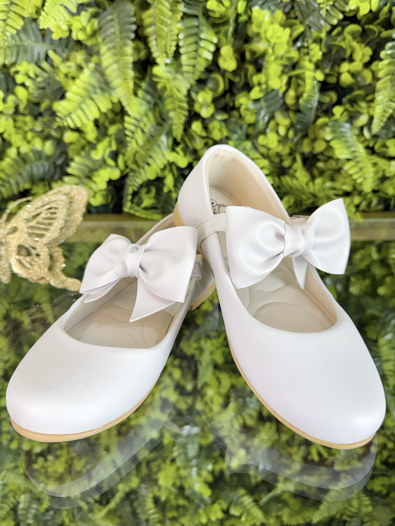 Sapatinho Branco Com Aplique de Laço Luxo