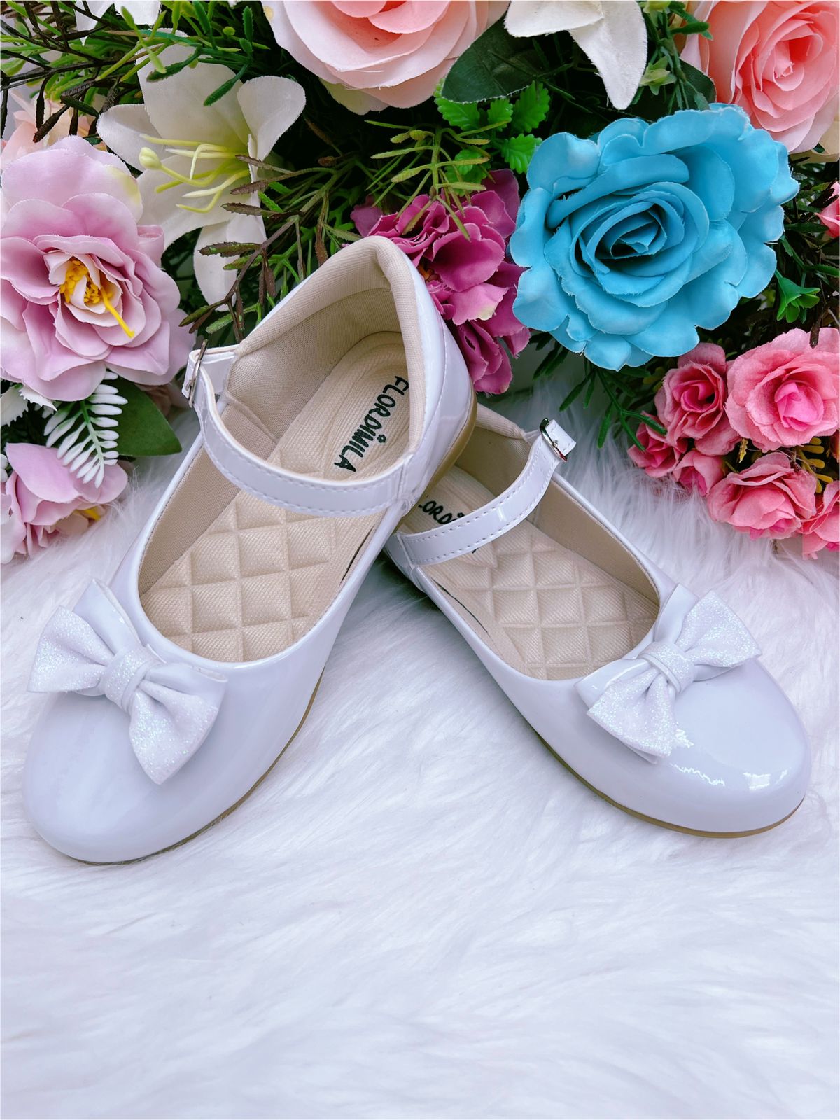 Sapatinho Branco Verniz Luxo Com Laço Glitter