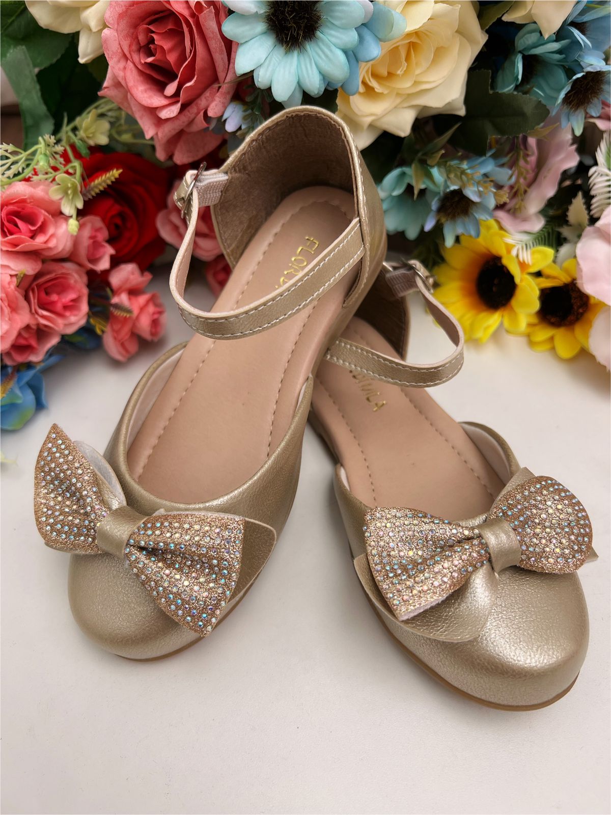 Sapatinho Dourado Verniz Com Lacinho e Strass Luxo