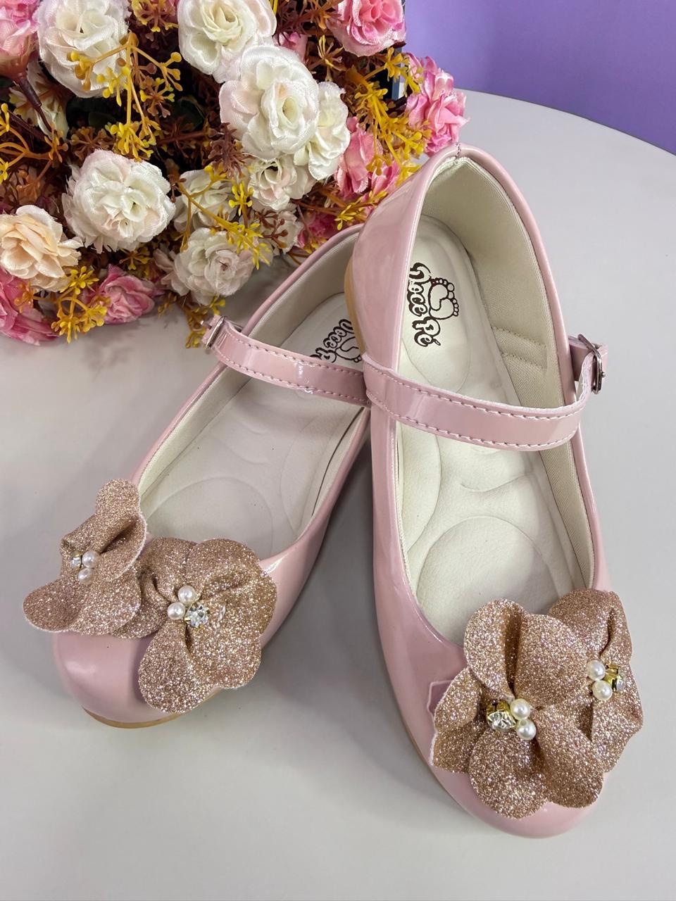Sapatinho Nude Verniz C/ Aplique de Flores Glitter Luxo