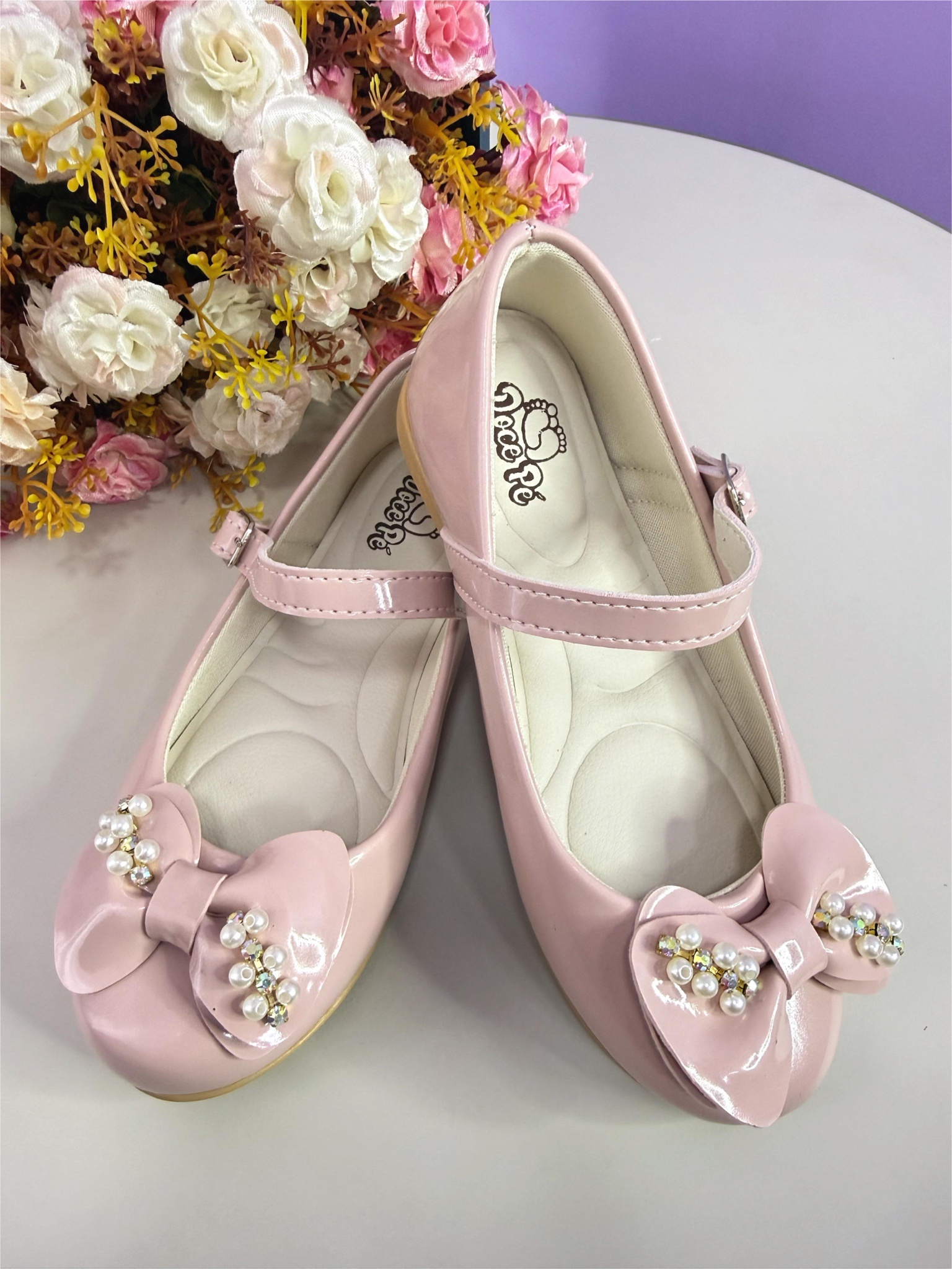 Sapatinho Nude Verniz C/ Aplique de Laço e Pérolas Luxo
