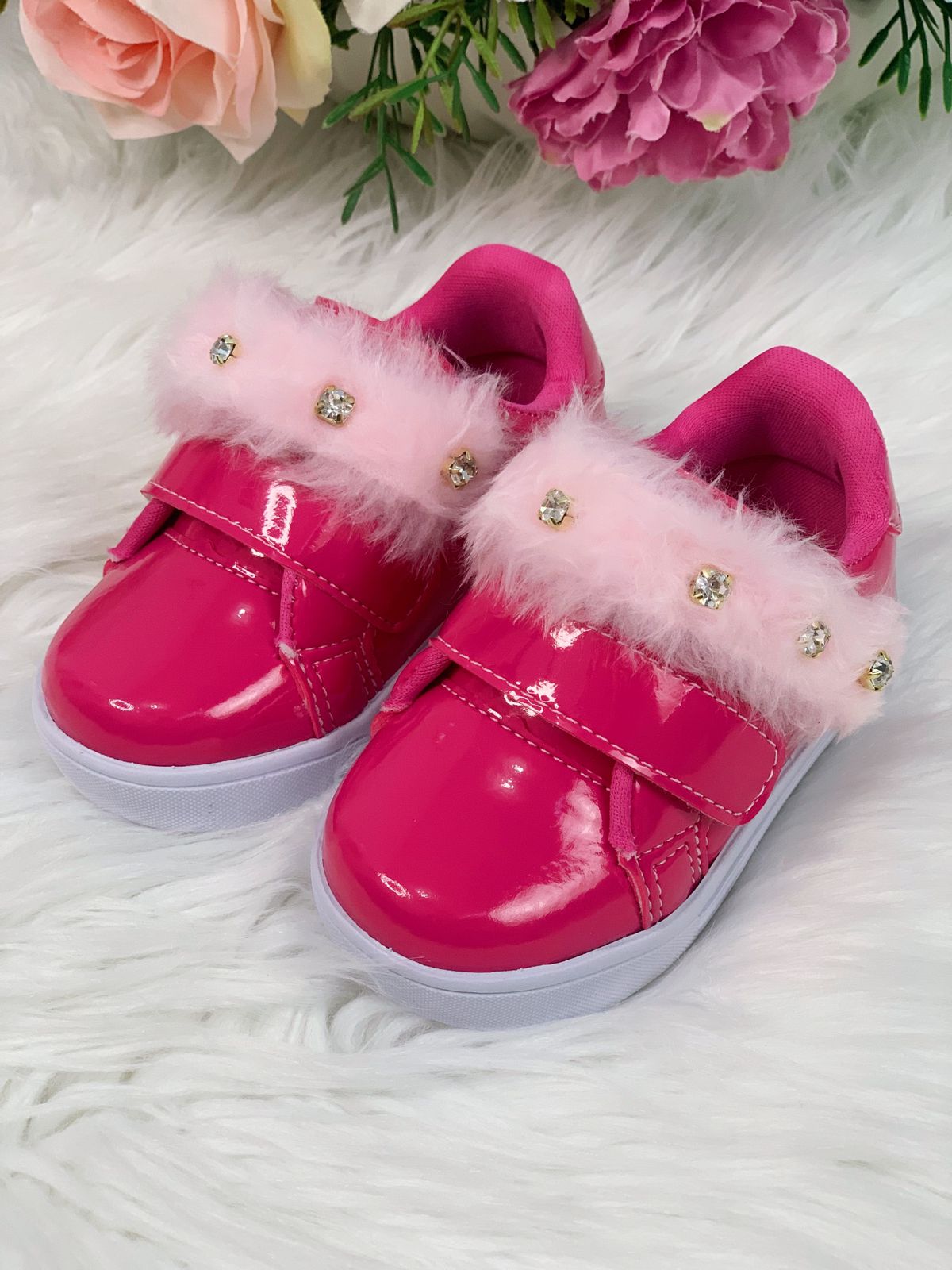 Tênis Pink Verniz Com Pelúcia e Strass Meninas