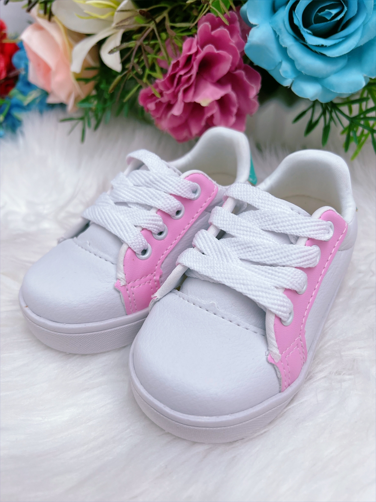 Tênis Infantil Branco e Rosa Com Cadarço Meninas