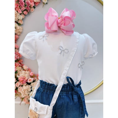Conjunto infantil C/ Blusa Branca e Calça Jeans Azul Bolsinha Casual