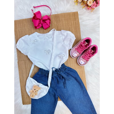 Conjunto infantil C/ Blusa Branca e Calça Jeans Azul Bolsinha Casual