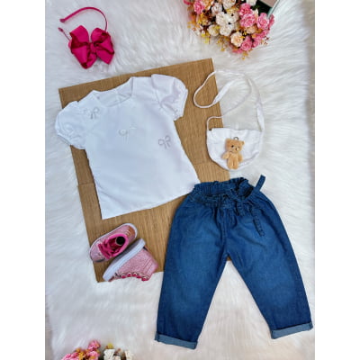 Conjunto infantil C/ Blusa Branca e Calça Jeans Azul Bolsinha Casual