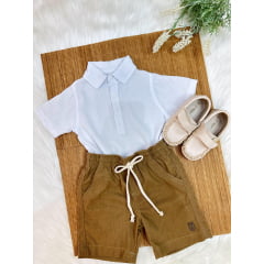 Conjunto Camisa Branco Com Bermuda Caqui de Cordão