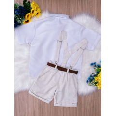 Conjunto Infantil Suspensório Gravata e Short Branco e Bege