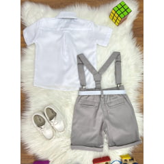 Conjunto Social Camisa Branca e Short Susp. Gravata Cinza