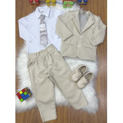 Terno Social com Calça Bege e Camisa Branca Pajem