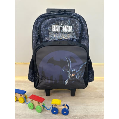 Kit Mochila Infantil Com Rodinhas e Estojo Triplo do Batman Preta e Azul