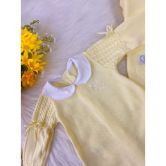 Saída Maternidade Macacão e Manta Amarelo C/ Gola Branca