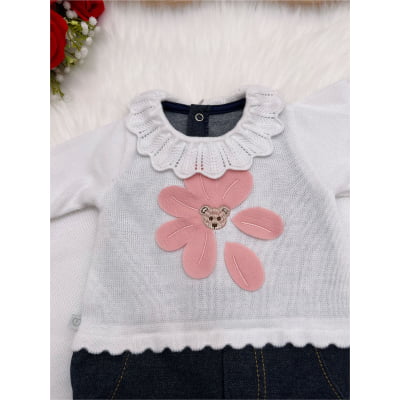 Saída Maternidade Manta e Macacão Branco Jeans Tricot Bebê