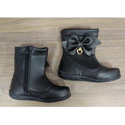Botinha Infantil Preta Laço e Pinjente Com Zíper Super Luxo Botinha Infantil Preta Laço e Pinjente Com Zíper Super Luxo