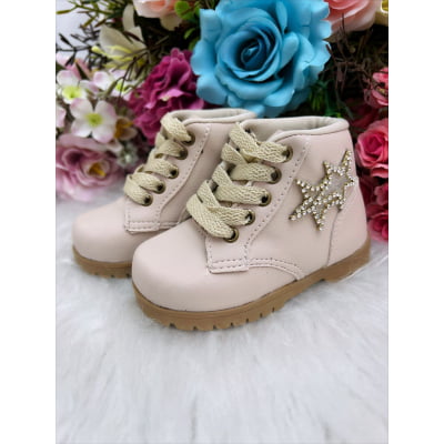 Coturno Infantil Marfim Com Estrela e Brilho e Cadarço Coturno Infantil Marfim Com Estrela e Brilho e Cadarço