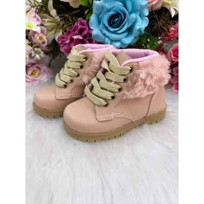 Coturno Infantil Nude Com Pelúcia e Cadarço Coturno Infantil Nude Com Pelúcia e Cadarço