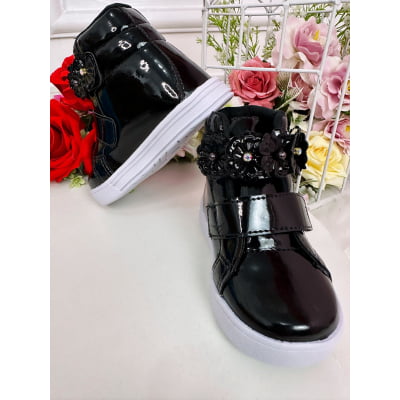 Coturno Infantil Preto Verniz C/ Velcro e Aplique Florzinhas