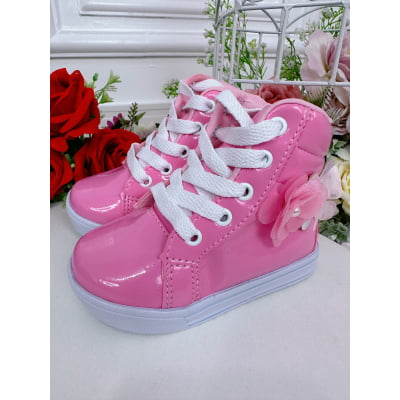 Coturno Infantil Rosa Chiclete Cadarço Florzinha Borboleta Coturno Infantil Rosa Chiclete Cadarço Florzinha Borboleta