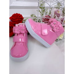 Coturno Infantil Rosa Chiclete Verniz C/ Velcro e Florzinhas