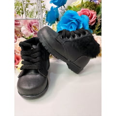 Coturno Infantil Preto Com Pelúcia e Cadarço Luxo