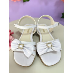 Sandália Infantil de Tiras Branco Com Laço e Strass Luxo