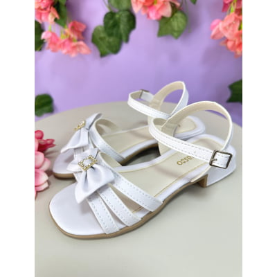 Sandália Infantil de Tiras Branco Com Laço e Strass Luxo