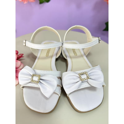 Sandália Infantil de Tiras Branco Com Laço e Strass Luxo