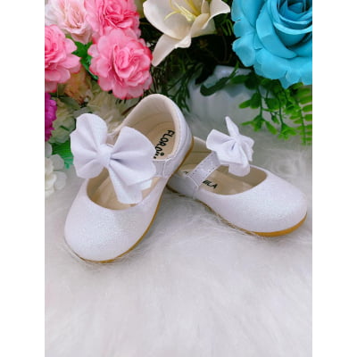 Sapatinho Bebê Branco Com Glitter e Aplique de Lacinho