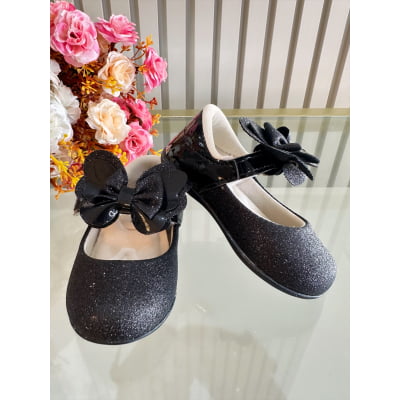 Sapatinho Bebê Preto Com Glitter e Aplique de Lacinho