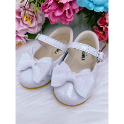 Sapatinho Branco Verniz Com Glitter