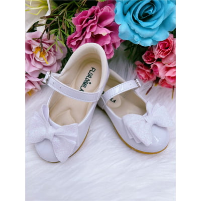 Sapatinho Branco Verniz Com Glitter