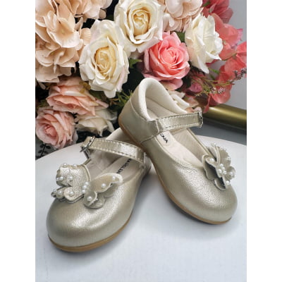 Sapatinho Dourado Com Aplique de Borboletas e Pérolas