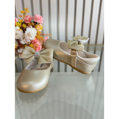 Sapatinho Dourado Fosco Com Lacinho e Strass Batizado