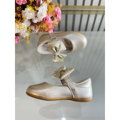 Sapatinho Dourado Fosco Com Lacinho e Strass Batizado