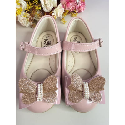 Sapatinho Infantil Nude Verniz C/ Aplique de Borboleta Glitter