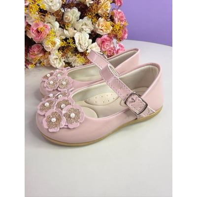 Sapatinho Infantil Nude Verniz C/ Aplique de Florzinhas Glitter