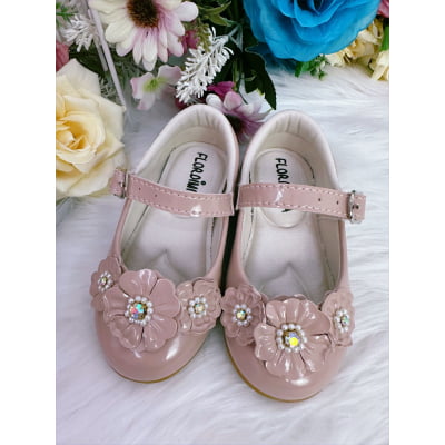 Sapatinho Nude Verniz Com Florzinhas Pérolas e Strass