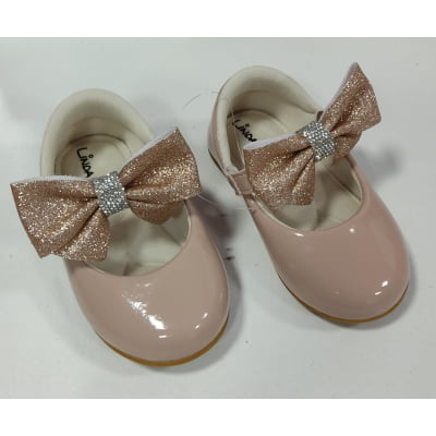 Sapatinho Nude Verniz Com Lacinho e Strass Batizado