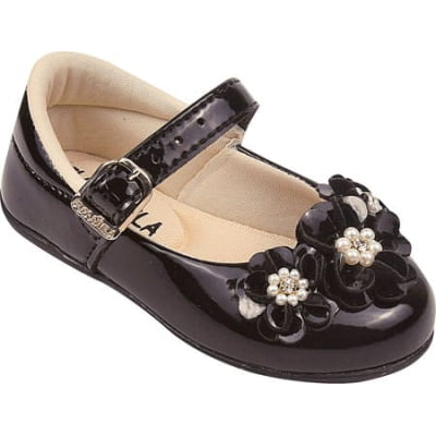 SAPATINHO PRETO VERNIZ FLOR PÉROLAS E STRASS