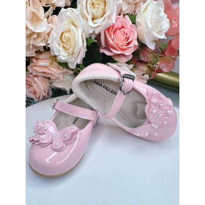 Sapatinho Rosa Bebê Com Aplique de Borboletas e Pérolas