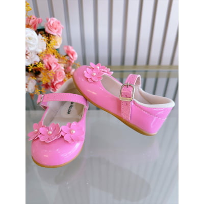 Sapatinho Rosa Chiclete Veniz C/ Aplique de Florzinhas Batizado