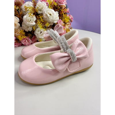 Sapatinho Rosa Verniz Aplique de Lacinho e Tiras C/ Strass