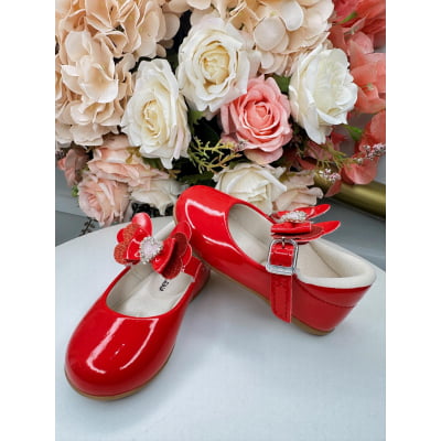 Sapatinho Vemelho Com Aplique de Coraçãozinho de Strass